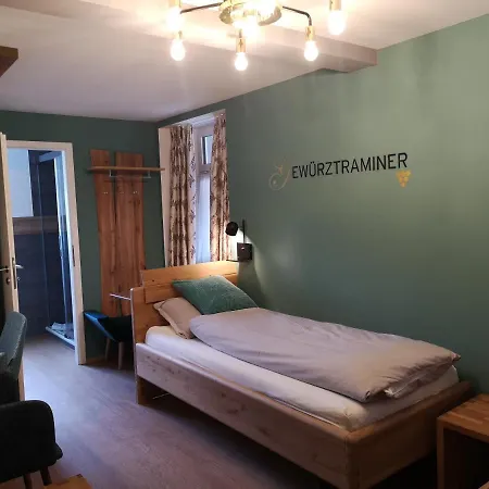 加斯多夫祖尔布德旅馆 酒店 Jenins