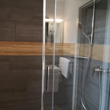 加斯多夫祖尔布德旅馆 酒店