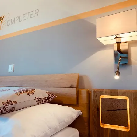 加斯多夫祖尔布德旅馆 Jenins